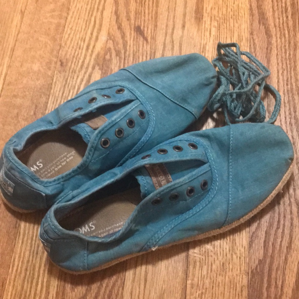 Toms